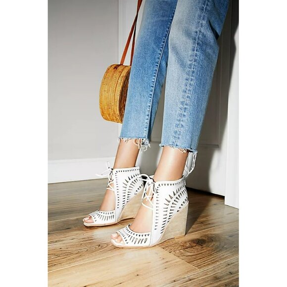 Jeffrey Campbell Rodolfo White Laser-Cut Lace-Up Open Toe Wedge Sandals Size 8 - Picture 11 of 12